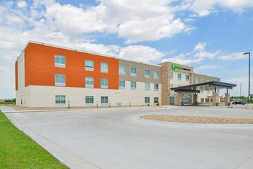 هتل Holiday Inn Express & Suites   Chadron, An Ihg