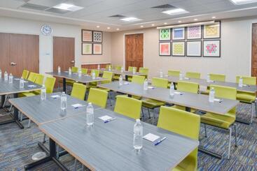 هتل Holiday Inn Express & Suites   Chadron, An Ihg