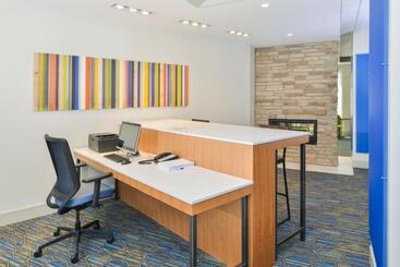 هتل Holiday Inn Express & Suites   Chadron, An Ihg