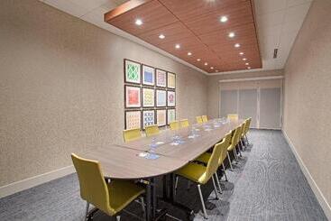 هتل Holiday Inn Express & Suites   Sterling, An Ihg