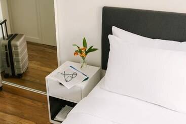 هتل Sonder The Industrialist