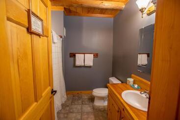 استراحتگاه New England Inn & Lodge