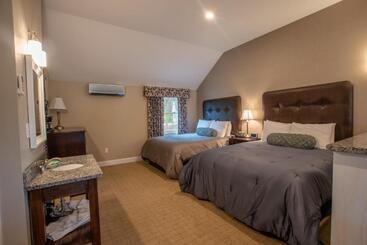 استراحتگاه New England Inn & Lodge