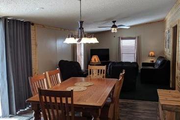 Trails End Cabins & Motel
