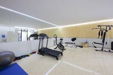 هتل Apartamentos La Solana