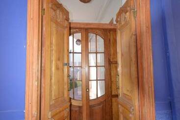 تختخواب و صبحانه Esquina Elquina Hostal