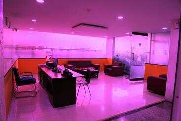 هتل Airport Gateway