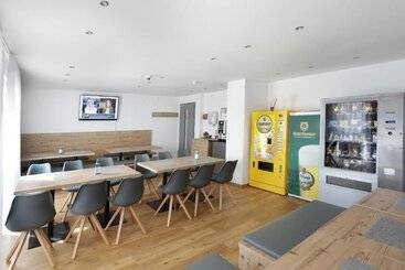 Отель Easy Sleep Apartment