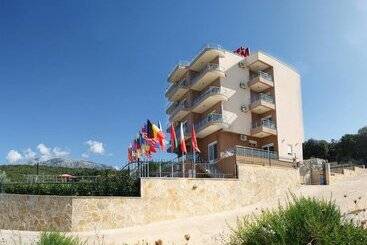 هتل Edem Apartments