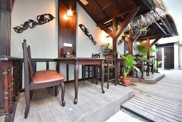 هتل Holiday Haven Ukulhas