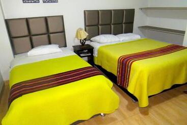 هتل Hostal Mica
