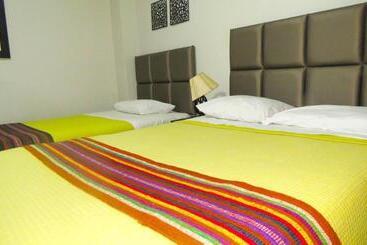 هتل Hostal Mica