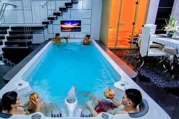 Luks Lofts Hotel & Residences