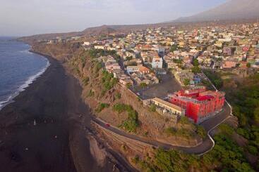 هتل Ocean View & Restaurante Seafood