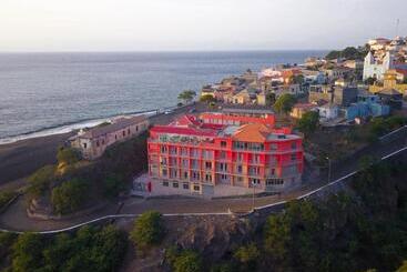 هتل Ocean View & Restaurante Seafood