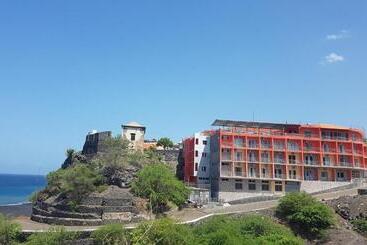 هتل Ocean View & Restaurante Seafood