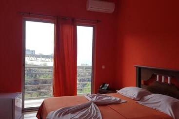 هتل Ocean View & Restaurante Seafood