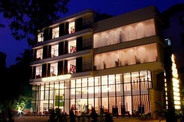 هتل The Flora Grand, Vasco, Goa