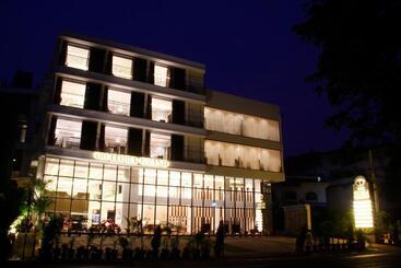 هتل The Flora Grand, Vasco, Goa