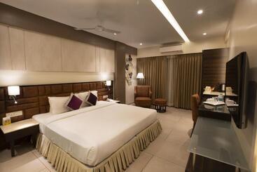 هتل The Flora Grand, Vasco, Goa