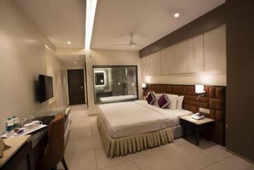 هتل The Flora Grand, Vasco, Goa