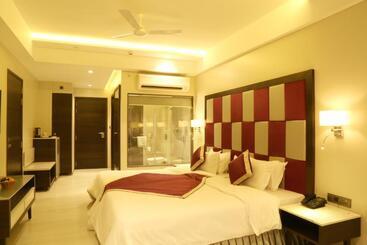 هتل The Flora Grand, Vasco, Goa