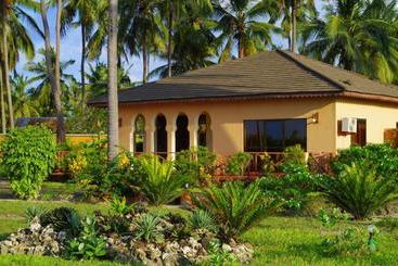 The Sands Beach Resort - Pingwe