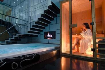 Luks Lofts Hotel & Residences