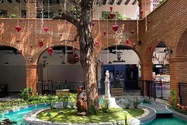 Punto Madero Hotel & Plaza