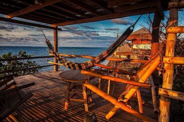استراحتگاه Birdland Beach Club
