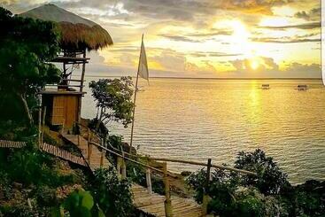 استراحتگاه Birdland Beach Club