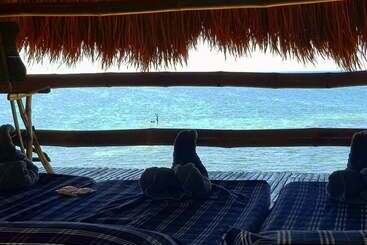 استراحتگاه Birdland Beach Club