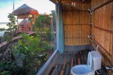 استراحتگاه Birdland Beach Club