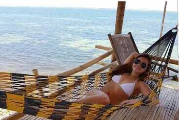 استراحتگاه Birdland Beach Club