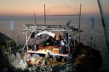 استراحتگاه Birdland Beach Club