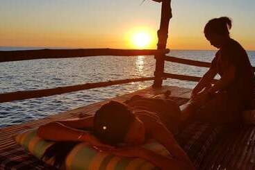 استراحتگاه Birdland Beach Club