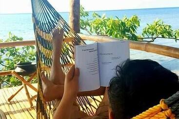 استراحتگاه Birdland Beach Club