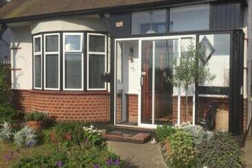 Southend Airport Bed & Breakfast