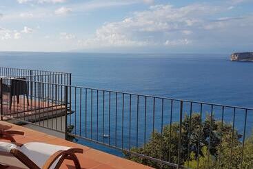 تختخواب و صبحانه Villa Crawford