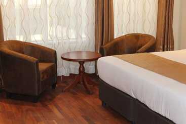 هتل Cranes Suites