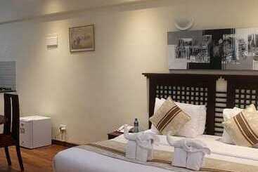 هتل Cranes Suites