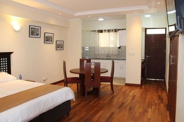 هتل Cranes Suites