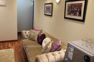 هتل Cranes Suites