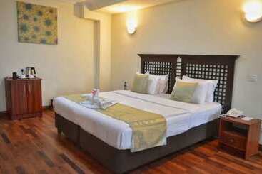 هتل Cranes Suites