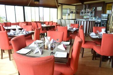 هتل Cranes Suites
