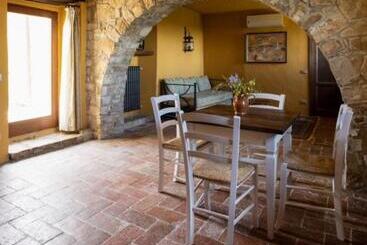 هتل La Rimbecca Greve In Chianti Country Apartments & Rooms