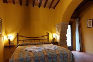 هتل La Rimbecca Greve In Chianti Country Apartments & Rooms