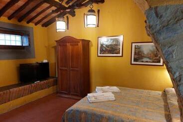 هتل La Rimbecca Greve In Chianti Country Apartments & Rooms
