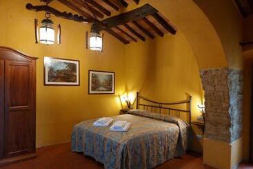 هتل La Rimbecca Greve In Chianti Country Apartments & Rooms