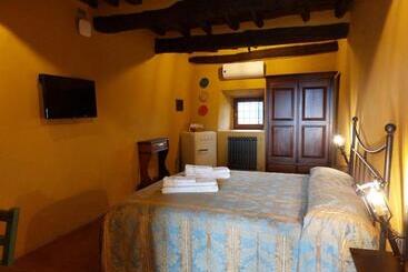 هتل La Rimbecca Greve In Chianti Country Apartments & Rooms